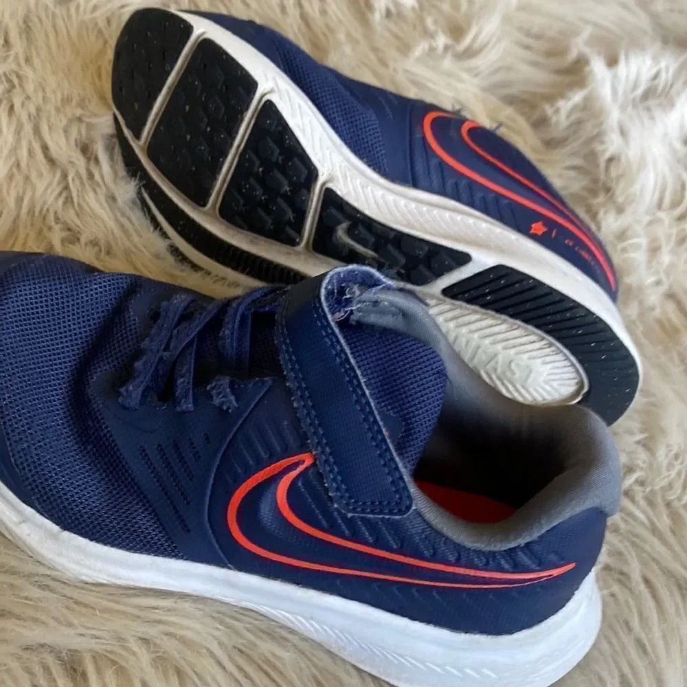 Nike Star Runner Boys Shoes sneakers 1.5Y
